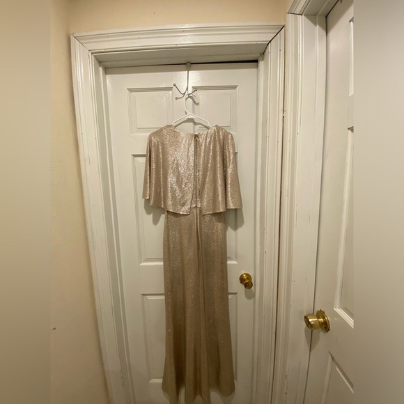 Ralph Lauren Gold Flutter Sleeve V-Neck Gown - Picture 12 of 12